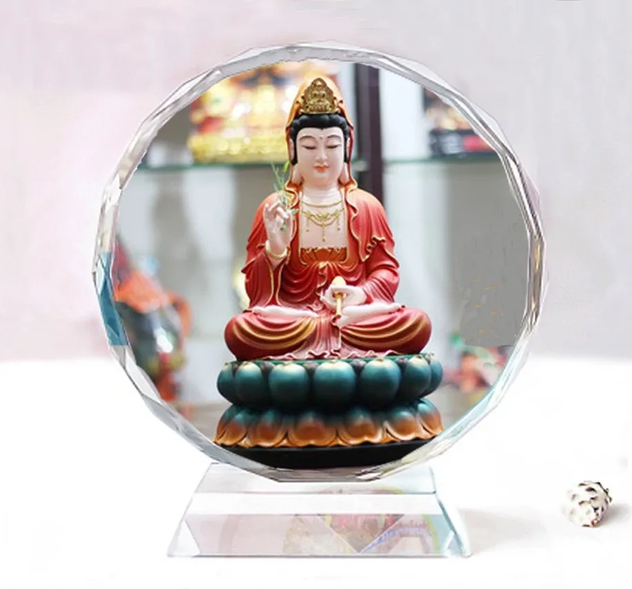 

Red clothes a buddism godness guanyin，Exquisite double-sided crystal Buddha ornaments, Birthday present souvenir