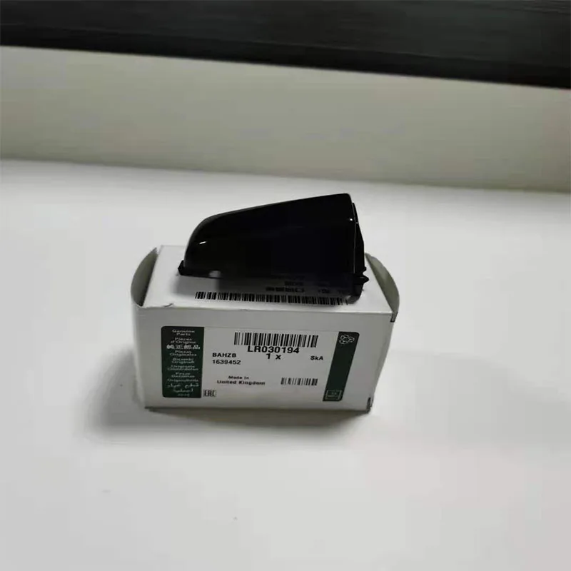 

Оригинальная накладка на ручку задней двери для Range Rover Sport L320 OEM LR030194