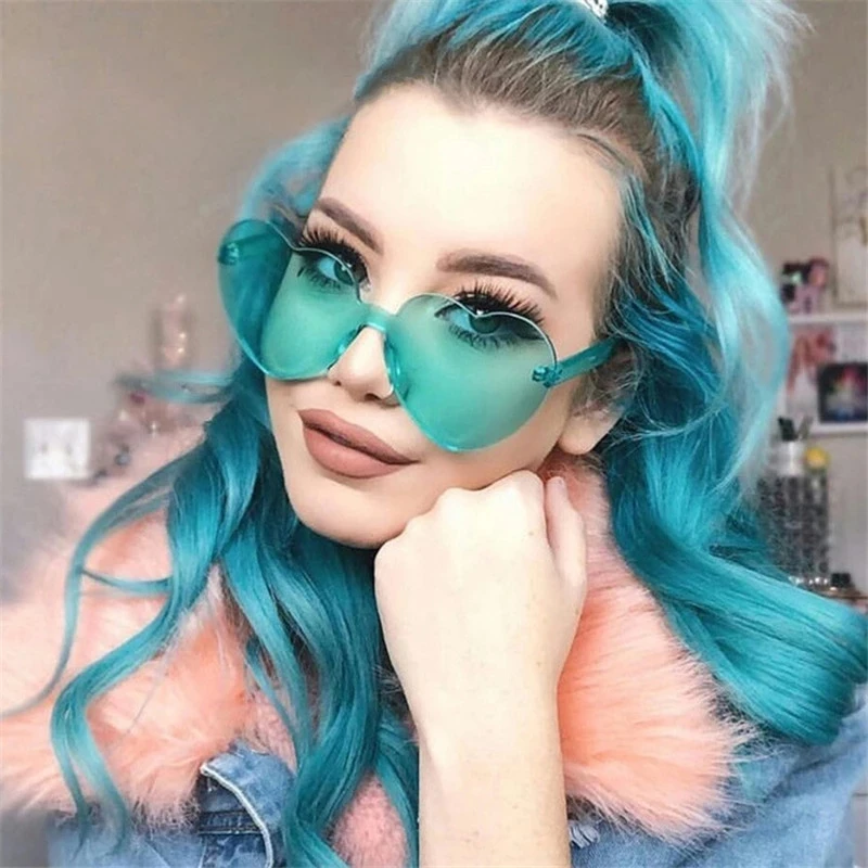 

Love Heart Sunglasses Women Brand Designer New Fashion Cute Sexy Retro Cat Eye Vintage Cheap Sun Glasses Red Female