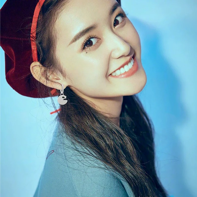 

Pea man lightning Earrings 925 Sterling Silver micro inlaid zircon fashion ladies exquisite Party style exquisite jewelry