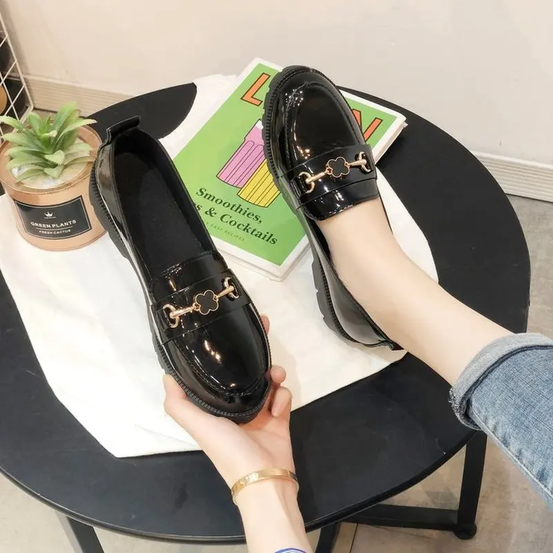 

Fashion Brand Female Loafers Flat Platform Women Shoes Casual Slip-on Round Toe Solid Black Ladies Shoes For Women Large Size