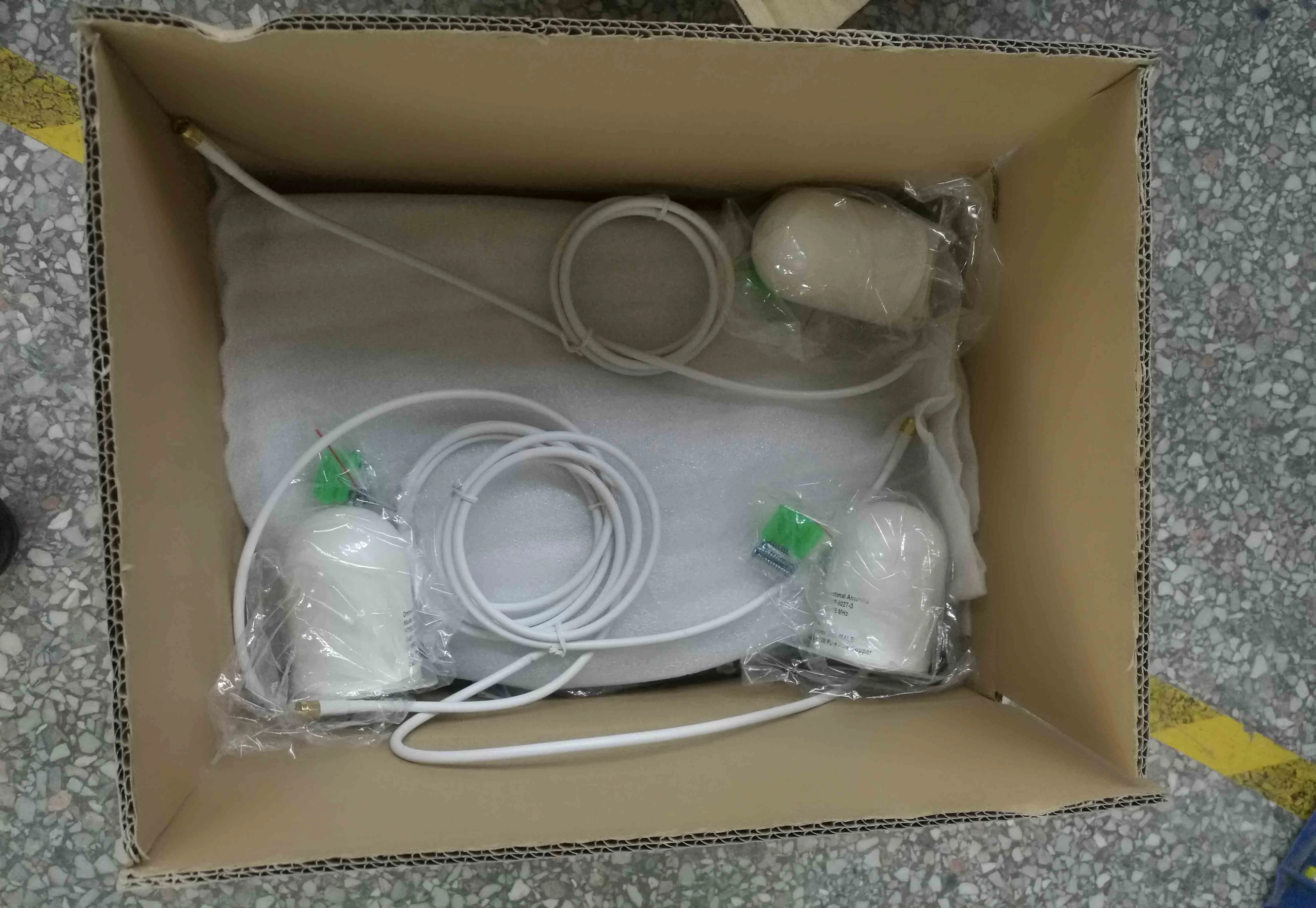 

ultra Long range wifi antenna 1800 - 2700 MHz 3 dBi Omnidirectional Antenna 4g antenna 1800-2600mhz