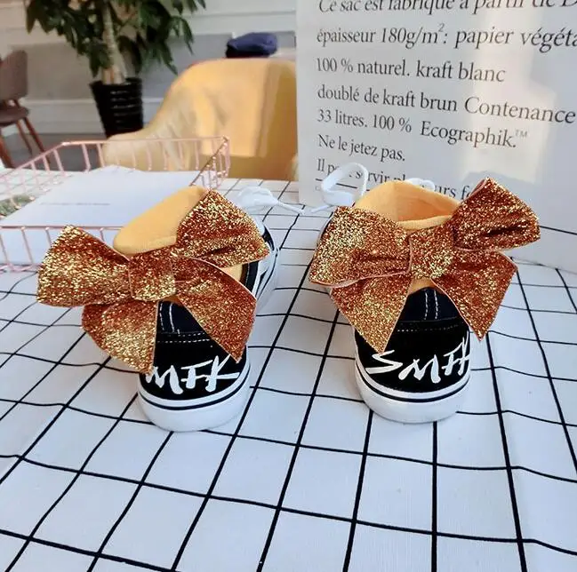Модные милые блестящими бантами короткие носки женские полусапожки на шнурках с