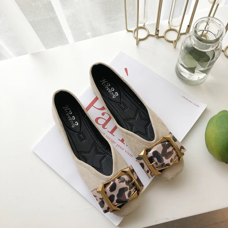 

New Spring Essential Fashion Solid Color Retro Wild Metal Decoration Design Flat Shoes Women Square Head Shallow Mouth W38-53