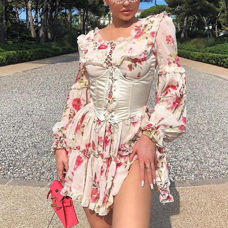 Милое мини-платье с цветочным принтом и открытой спиной рюшами короткое Сетчатое