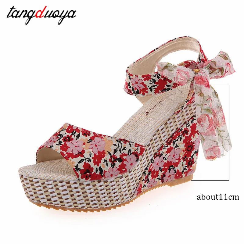 Женские летние женские сандалии на танкетке с цветочным принтом и бантом