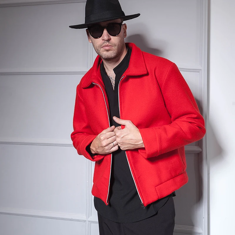 Ярко красное короткое шерстяное пальто модное с лацканами в западном стиле для