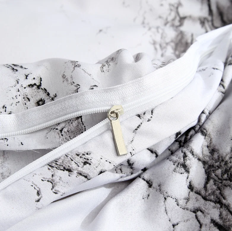

The Bedroom Bedding Is A Comfortable White Marble Pattern Printed Duvet Cover (2/3 Piece Set), Single And Double Super Large