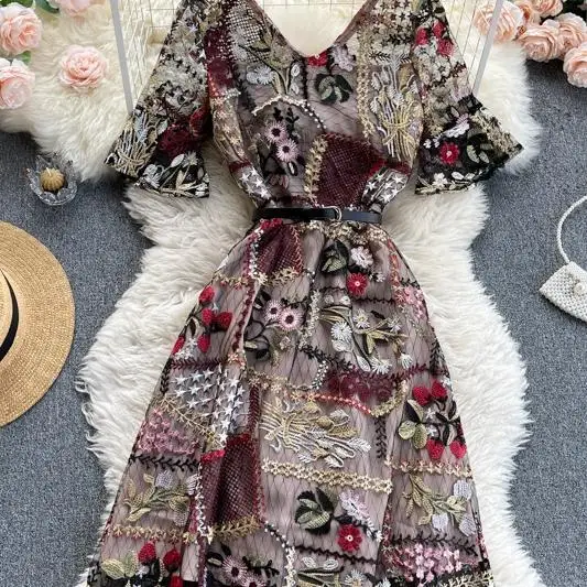 

women's Retro printed embroidery short sleeve A-line dress summer women's V-neck trumpet sleeve belt high quality Maxi Dress