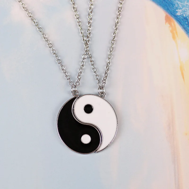 

2Pcs/Set Gold Sliver Alloy Yin Yang Pendant Puzzle Piece Necklace Birthday Jewelry Gifts for Couple or Best Friends Unisex