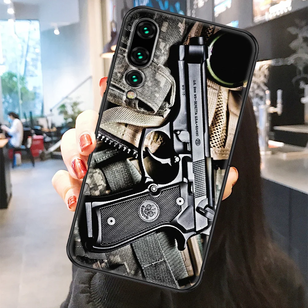 Чехол для телефона с изображением черного автомата AK47 Gun firearms Desert Eagle и банкнот для Huawei P Mate P10 P20 P30 P40 10 20 Smart Z Pro Lite 2019 в матовом исполнении.