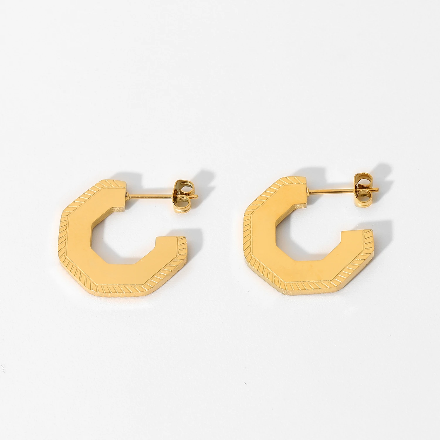 

2021 новые модные серьги-гвоздики из титановой стали 18 карат золота геометрические пятиугольные края для женщин