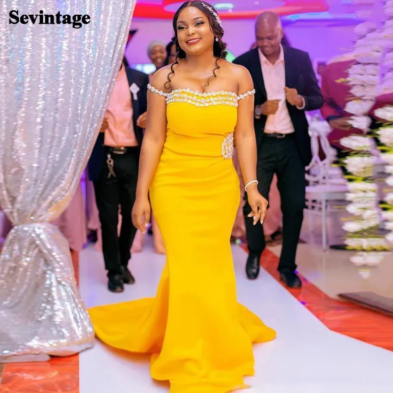 

Sevintage Yellow Off the Shoulder Mermaid Evening Dresses Crystal Beaded Prom Dress Soft Satin Women Party Gowns Plus Size 2021