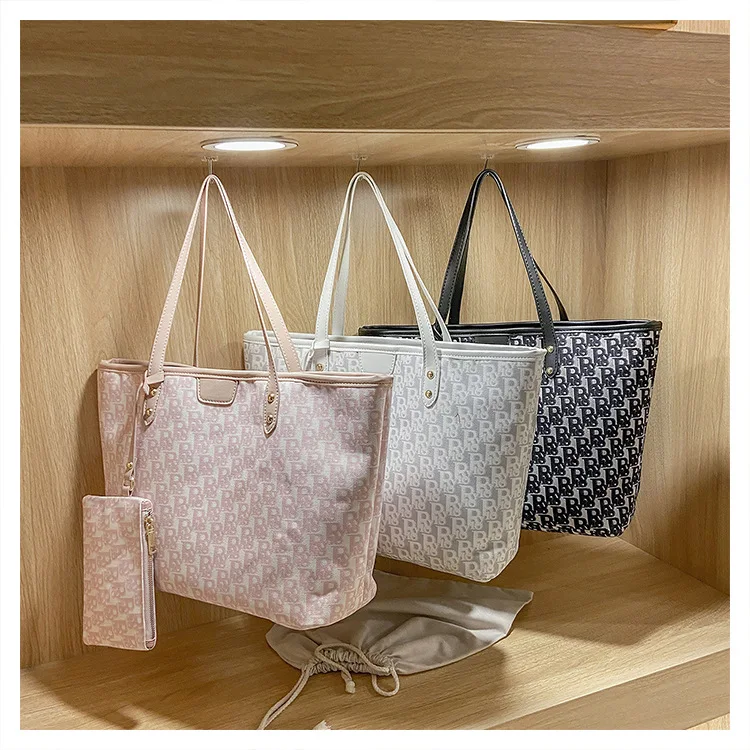 

2021new women's bag luxury Bag Messenger Bag Shoulder Bag Versatile fashion French chain messenger bag makeup bag lipstick bag