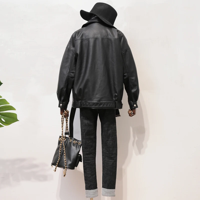 Куртка женская из искусственной кожи на молнии с поясом | Женская одежда