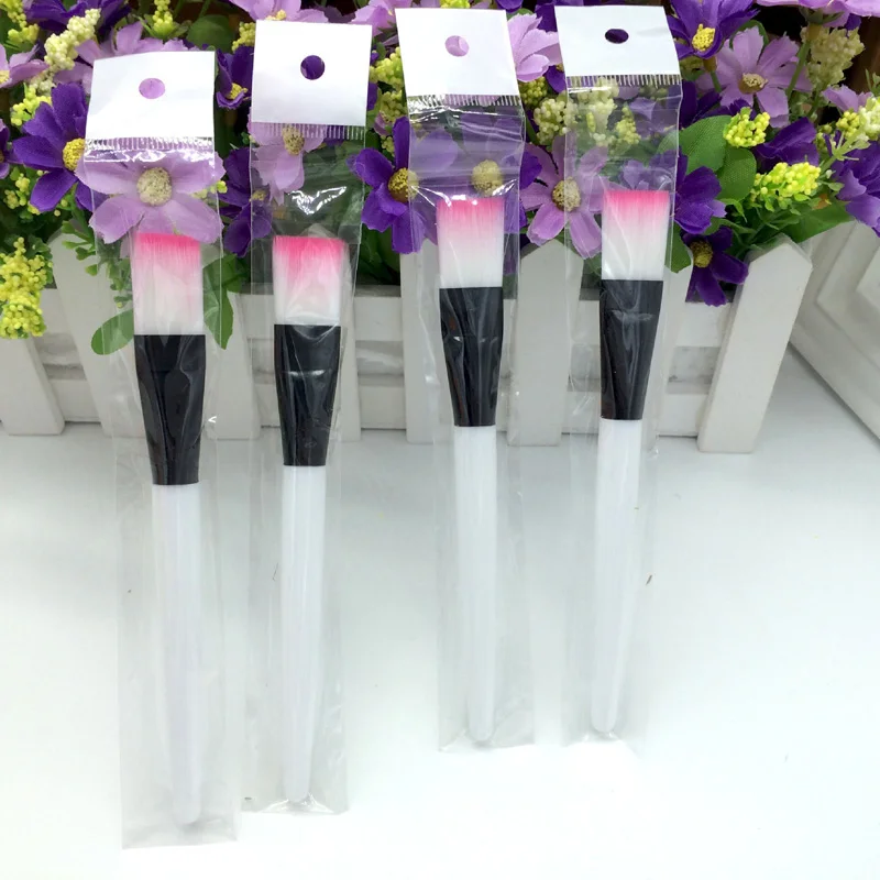 

New Hot Mask Brush Makeup Brushes Eyes Face Skinsoft And Comfortable Applicator Cosmetics Mask Brush Tools Clear Plastic Handle