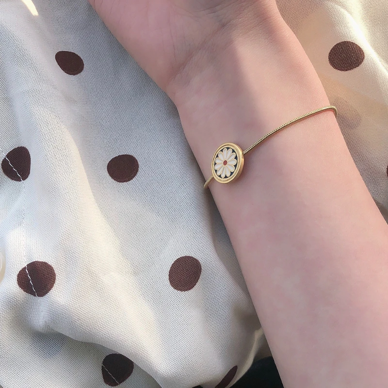 

AOMU New Trendy Vintage Korea Japan Flower Bracelet Earrings Hairclip Elegant Floral Summer Bracelet for Women Jewerly