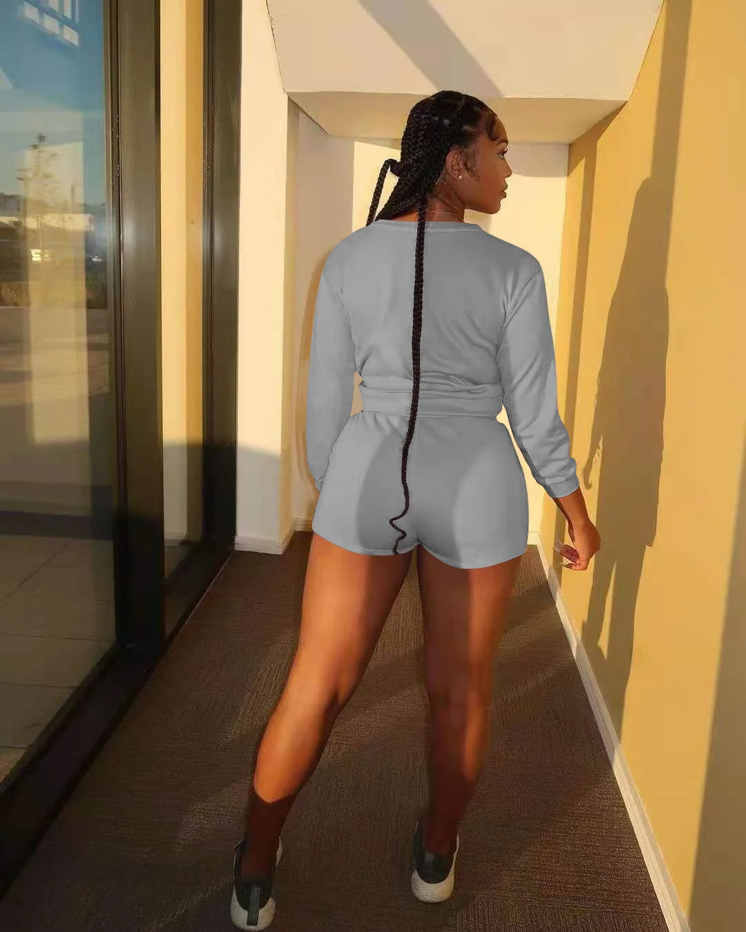

2021 New 2 Piece Set Women Elegant Wholesale Item Wrinkle Solid Color Long Sleeve Y2k Urban Sexy Solid Color Shorts Set Autumn