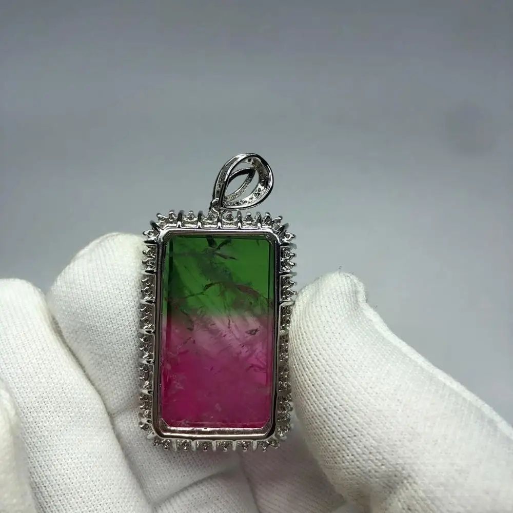 

Red and green watermelon Tourmaline No Event pendant red and green Tourmaline square pendant pendant fashion front
