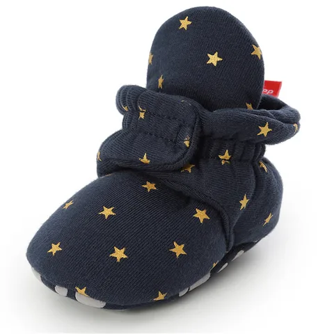 Носки для новорожденных; Обувь для маленьких мальчиков и девочек со звездами; Удобные мягкие Нескользящие теплые ботиночки для малышей