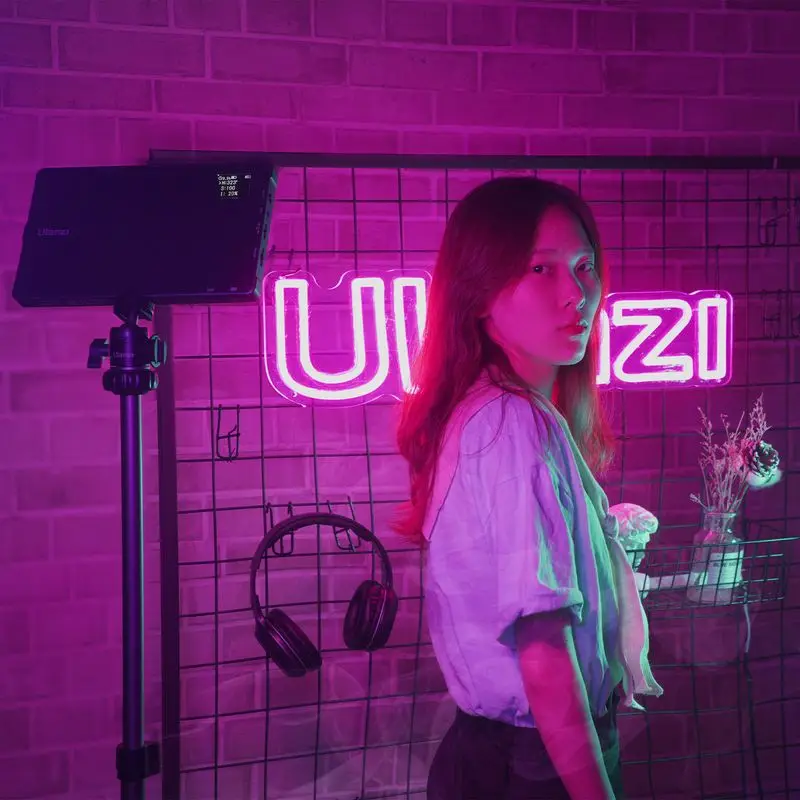 

Ulanzi V276 Professional Camera Video RGB Light Pannel LED Video Lighting Dimmable Full Color 3200K-5600K Fill Lights