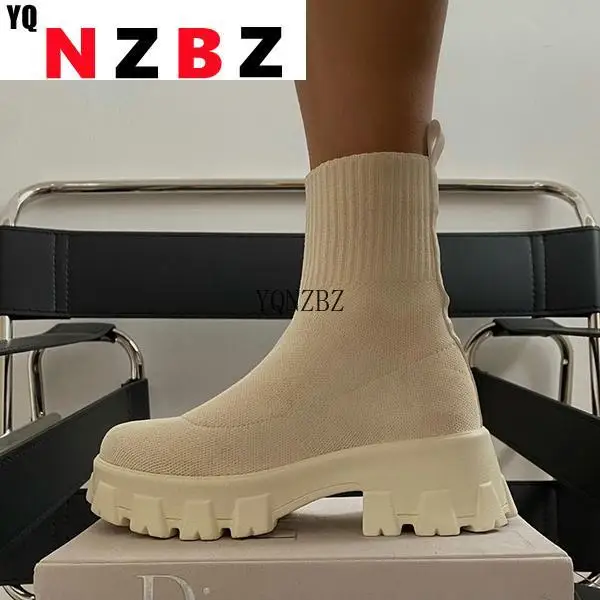 

2021 Autumn Winter New Couple Socks Shoes Women Thick-soled Casual Large Size Net Red Knitted Short Boots Women Botas De Mujer