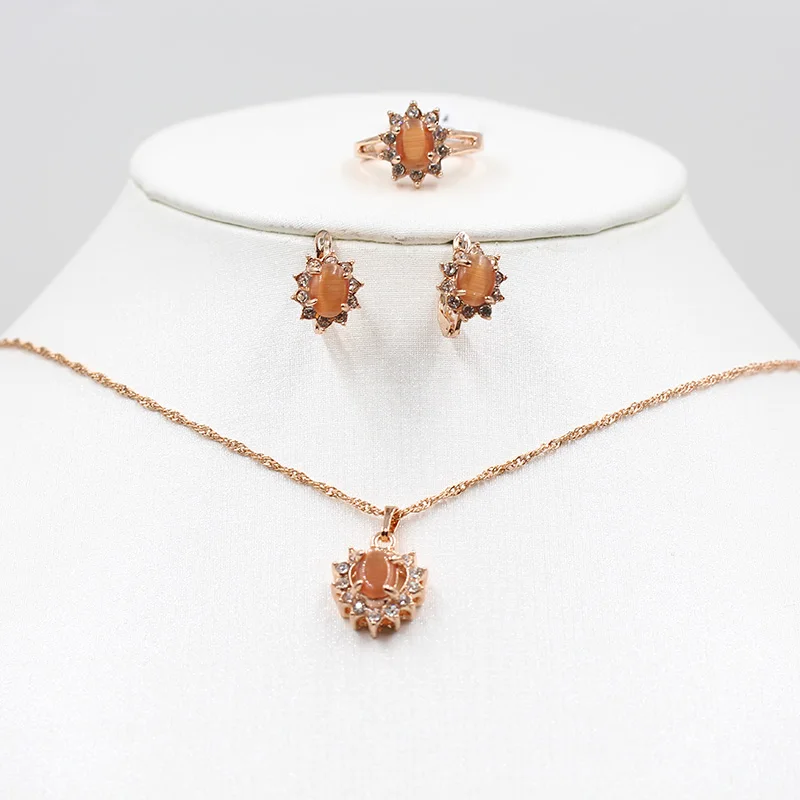 Комплект из колье и серёг розового золота с опалом|Ювелирные наборы| |