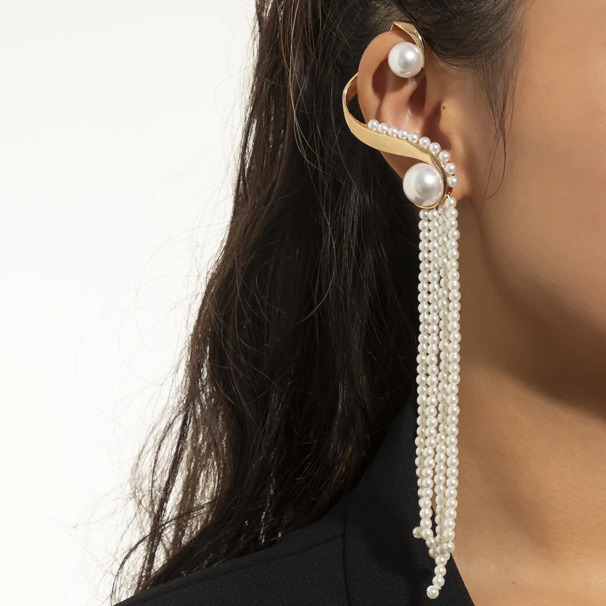 

Fashion Pearls Earcuffs Punk Gold Clip Earrings No Piercing Jewelry for Women Bohemian Pearls Tassel Statement Cartilage Earring