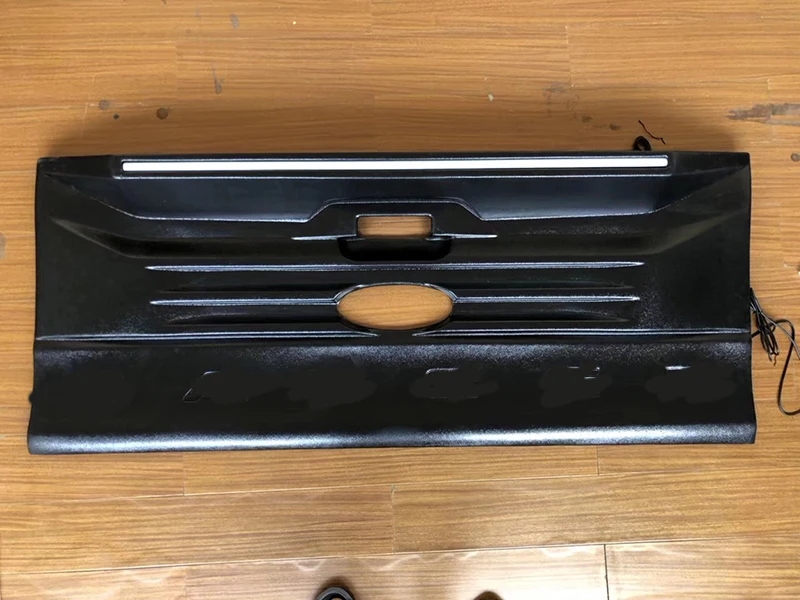 Задний кожух для Ford Ranger T7 2016 2017 2018 2019 облицовка на заднюю дверь Wildtrak со светильник