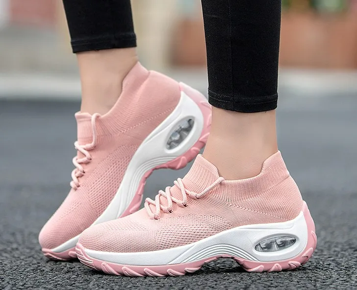 Женские кроссовки-носки из сетчатого материала черные дышащие на плоской