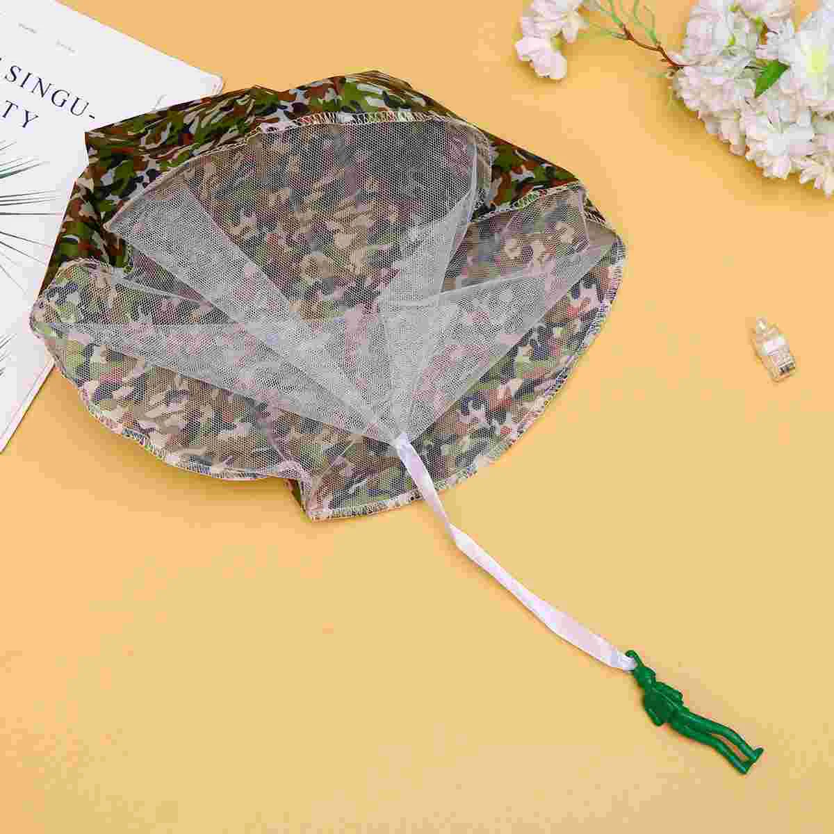 

2Pcs Free Hand Throw Mini Parachute with Light Classic Flying Toys Funny Outdoor Kids (Camouflage + Colorful Light)