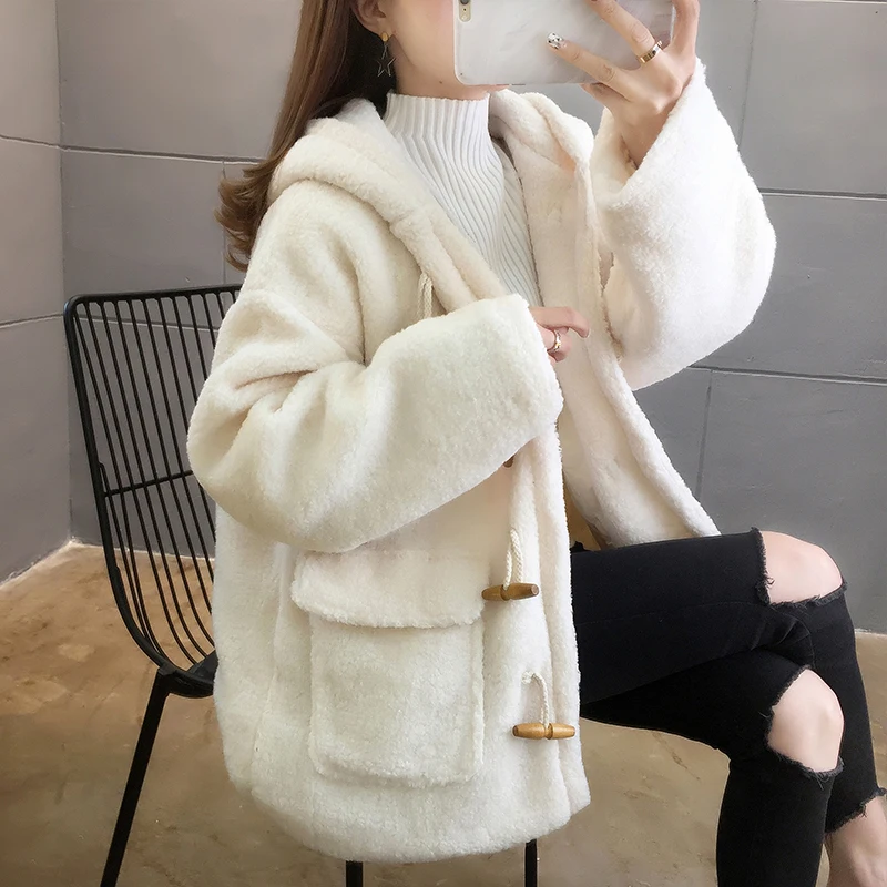 

Lamb plush sweater female autumn and winter loose plus velvet thickening ins tide 2020 new lazy wind hooded coat women