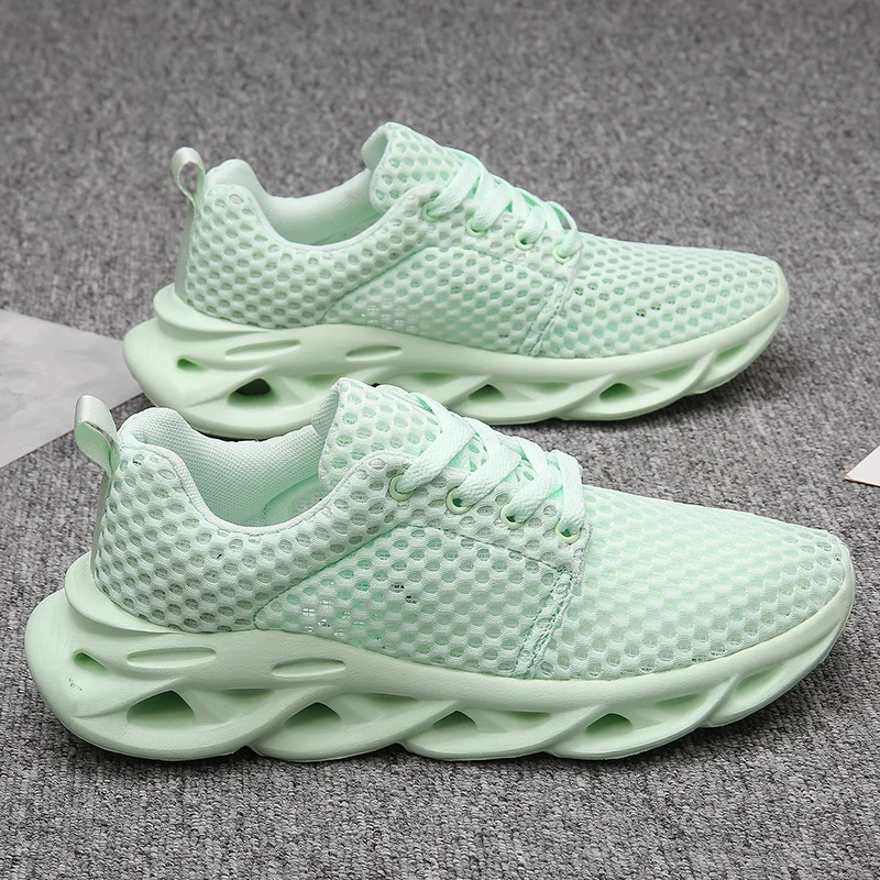 

2021 New Men casual shoes summer breathable sport sneakers shoes new walking shoes running sneakers men