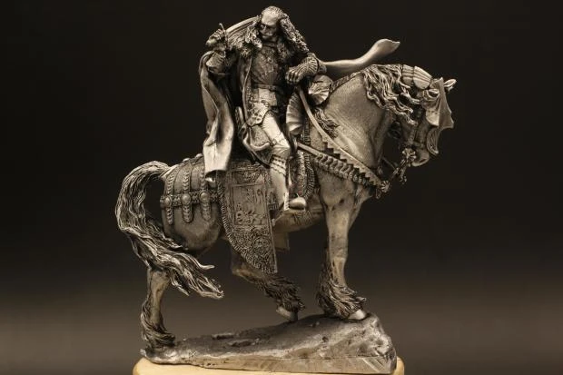 

Middle Ages Count Dracula Vlad III Cepes Puncture Archduke Ride Warhorse 1/24 Ancient Tin Soldier Model Home Decorative Souvenir