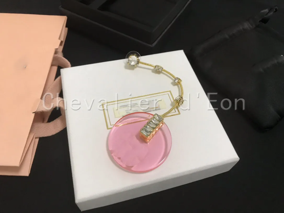 

Chevalier d'Eon Hot Brand New Trendy Pink Resin Drop Earrings For Women Dinner Party Fashion Statement Jewelry Accessories