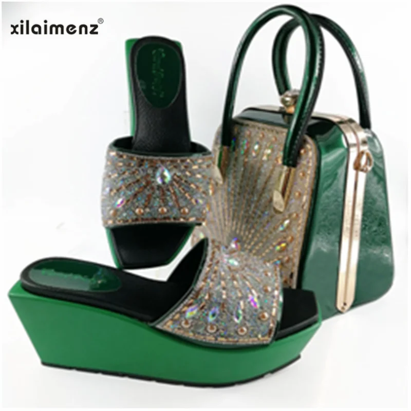 Новинка 2019 черные туфли на ремешке женские свадебные с подходящими сумками