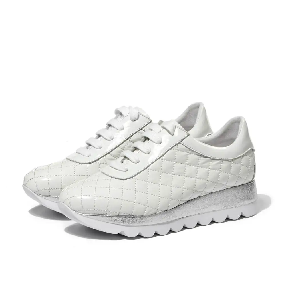 

Krazing pot cow leather round toe thick bottom lattice decoration med heels casual white sneaker lace up vulcanized shoes L6f8