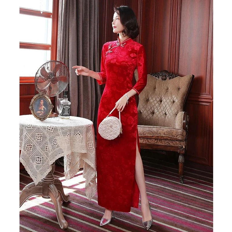 Элегантное традиционное китайское свадебное платье Qipao с браслетом и рукавами из