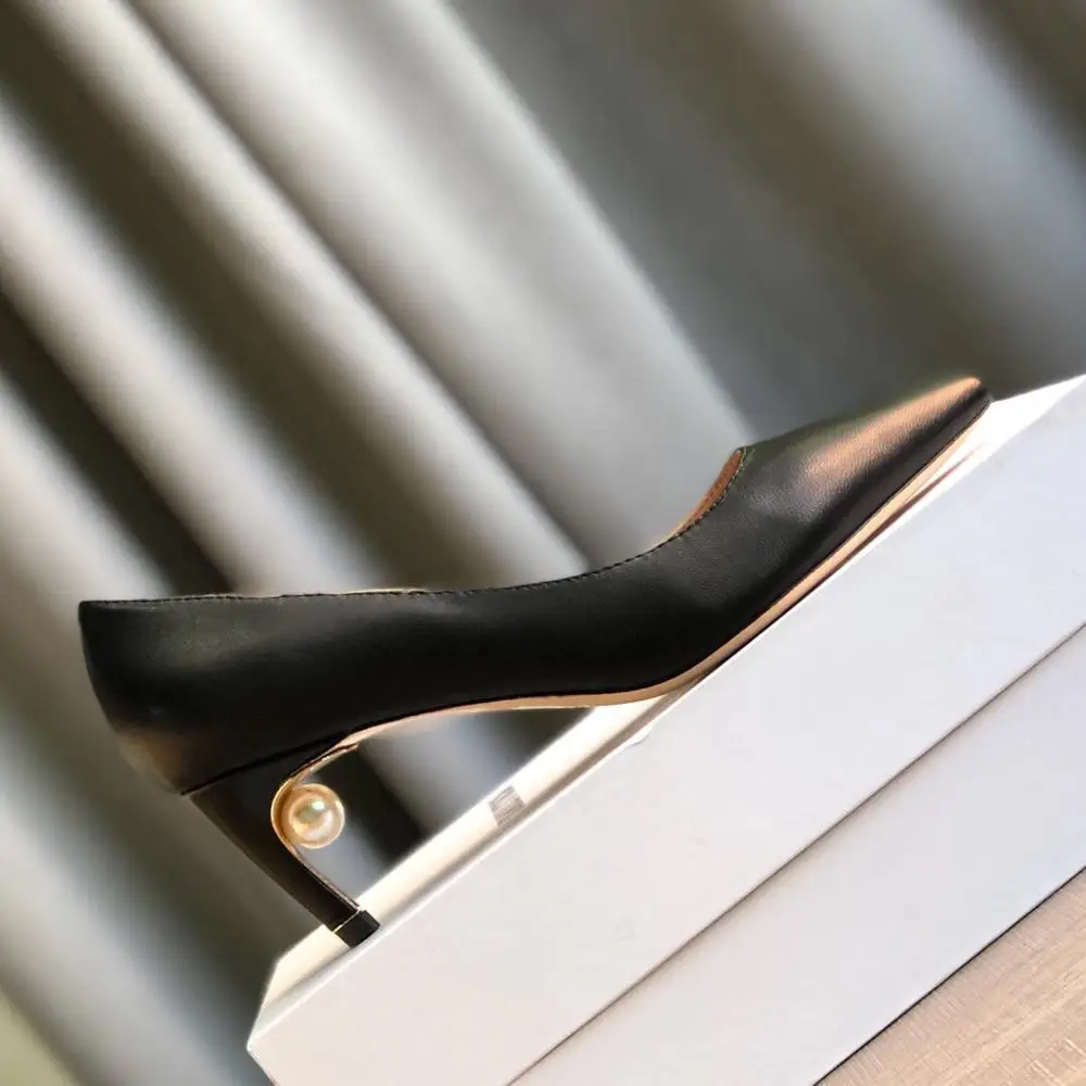 Популярные туфли женские классические лодочки с жемчужинами из натуральной кожи