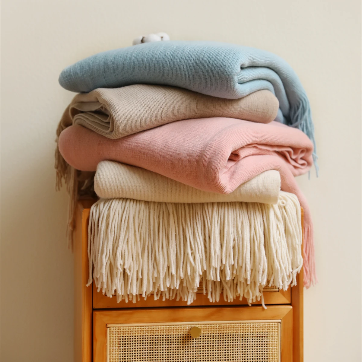 

Модное вязаное одеяло, однотонное одеяло с кисточками для дивана, покрывало для кровати в отеле, офисное одеяло для сна, многофункциональны...