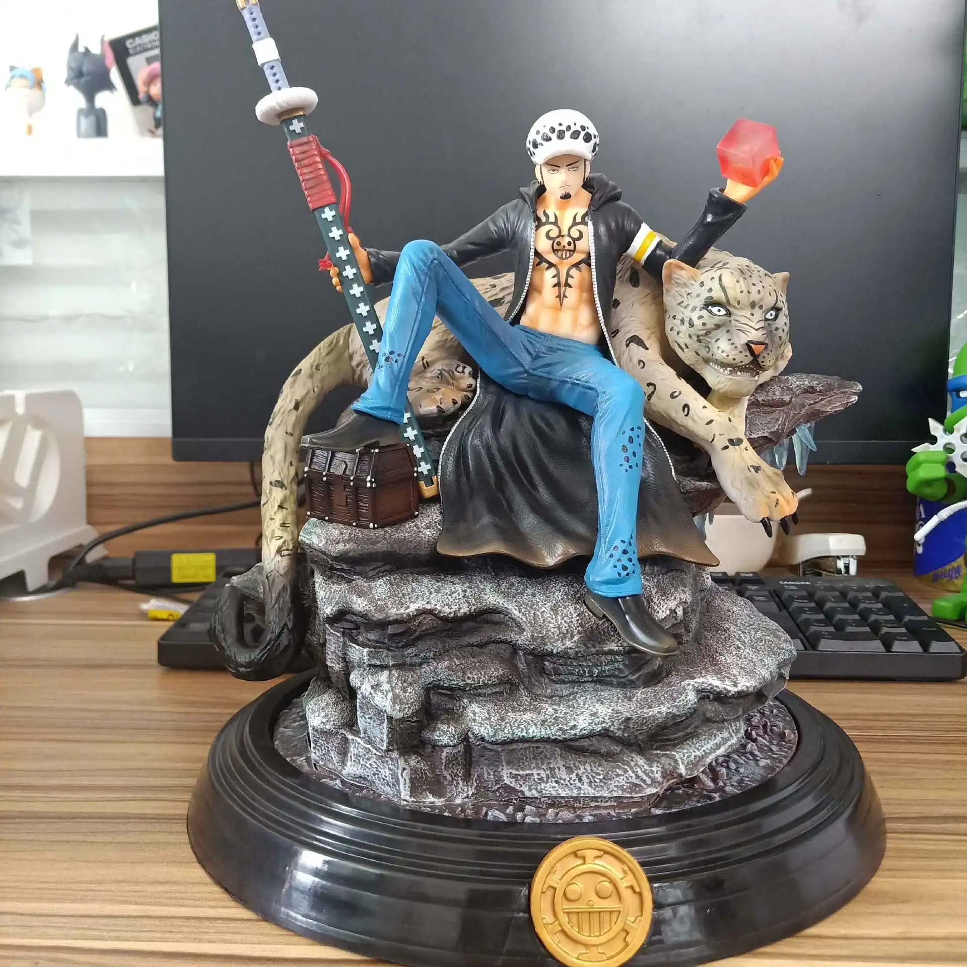 

GK One Piece Trafalgar Law Figure Statue Japan Anime Luffy Sanji Action Figurine Collection Model Toy Christmas Gift 27cm