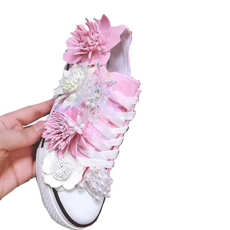 

2021 new trendy brand three-dimensional flower rhinestone sequined canvas sweet flat toe round toe low-top sneakers