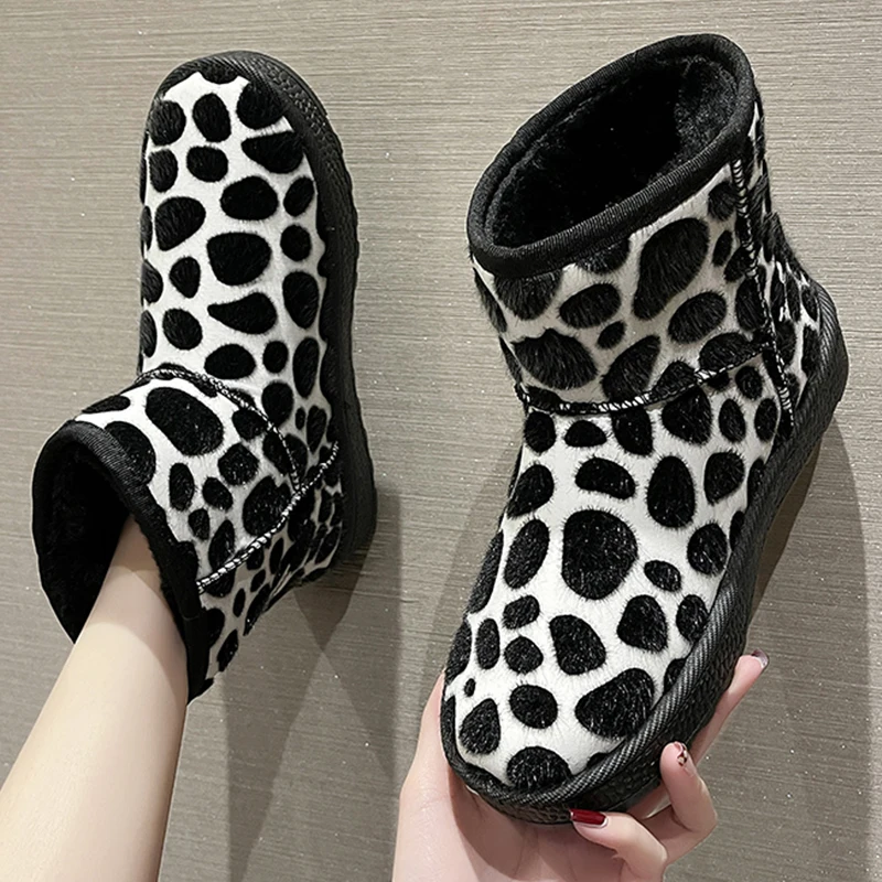 

Women's Winter Snow Boots Plus Velvet Warm High-top Cotton Shoes Outdoor Non-slip Martin Boots Comfortable Casual Boots