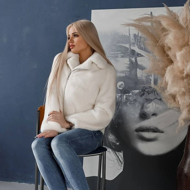 Женская шуба из натурального меха норки натуральной с отложным воротником