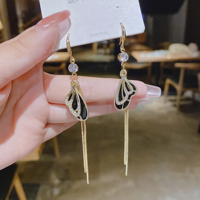 

New Fashionable Diamond Butterfly Fringe Earrings For Women Korean Fashion Jewelry Daily Wear Earrings Birthday Party Gift