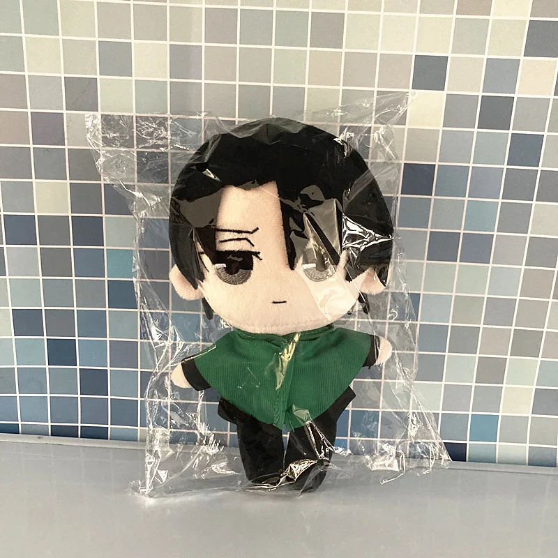 Mu&ntilde;eco de peluche de ataque a los Titanes, almohada de felpa suave de 20cm, de Anime, accesorios para Cosplay de mu&ntilde;ecas Mikasa Ackerman-2