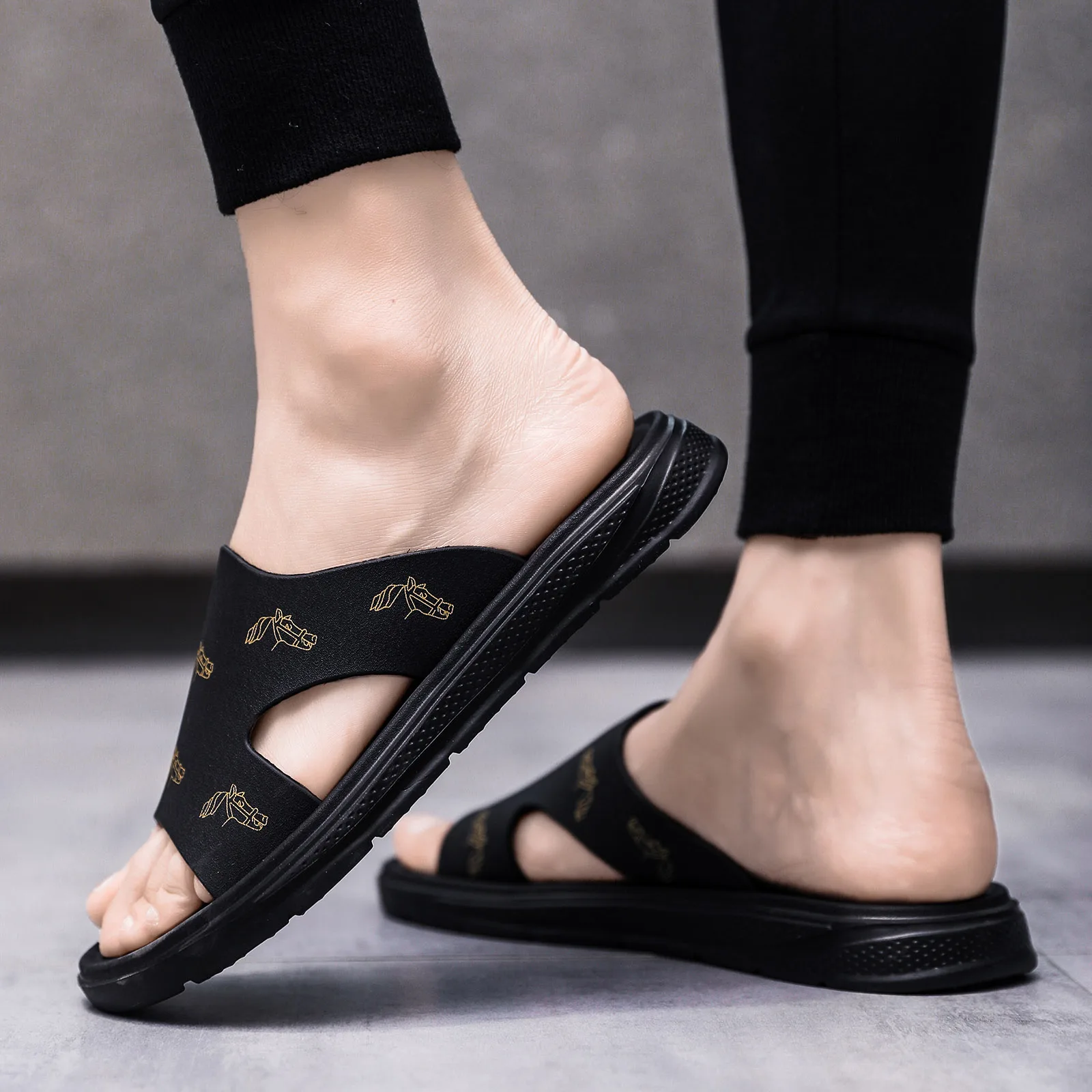 

Men's Shoes Sandals Summer Shoes Home Soft Bathroom New 2021 Men High Quality Fashion Casual Indoor Slippers Non-slip For Luxury