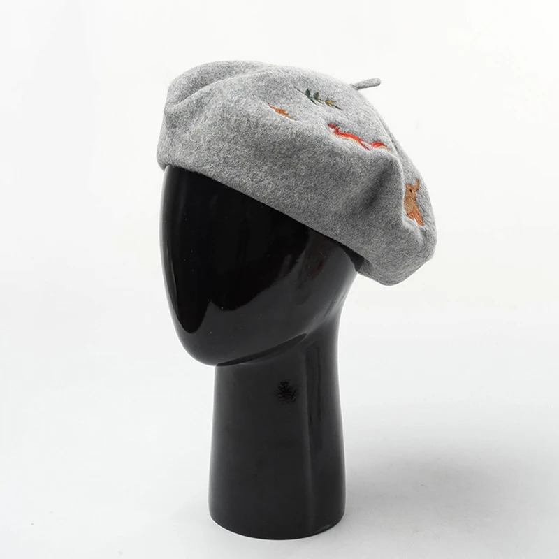 

Korean Autumn And Winter New Rabbit Squirrel Leaves Embroidered Wool Beret Artist Hat Wool Hat