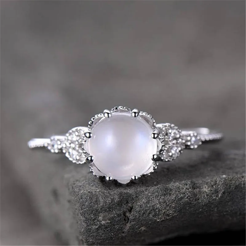 

2023 Women's Jewelry Champagne Zircon Wedding Ring Moonstone Encrusted Small Ring Women's Fashion Ring Rings For Women