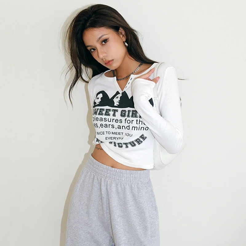 Женская футболка с длинным рукавом и принтом милая девочка | одежда